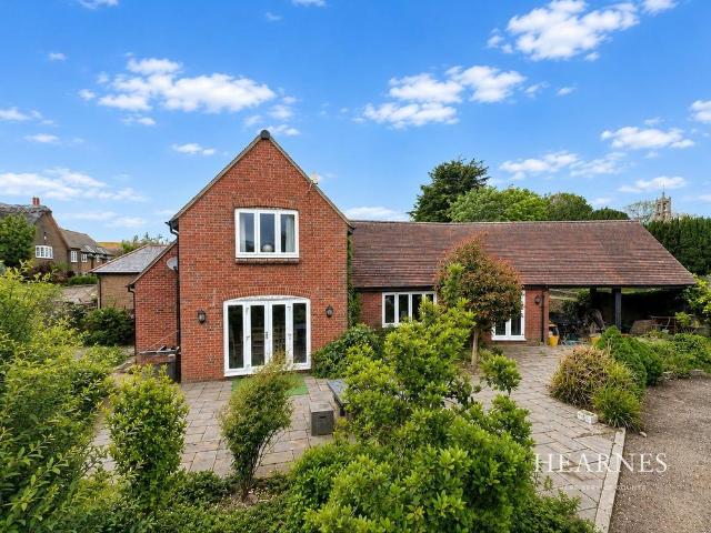 House for sale in Holdenhurst, Bournemouth