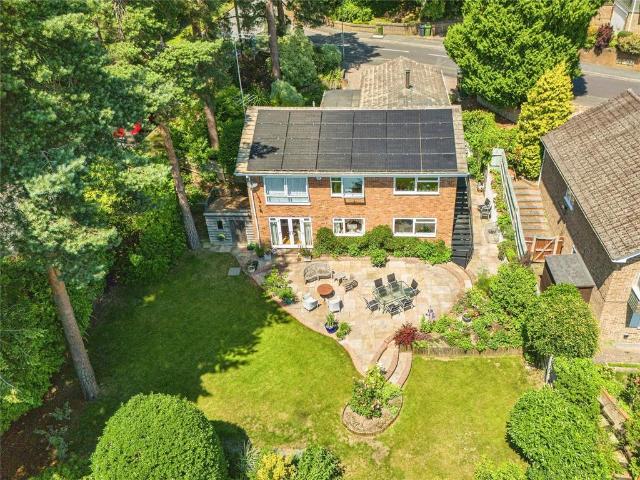 House for sale in Heol-las, Surrey