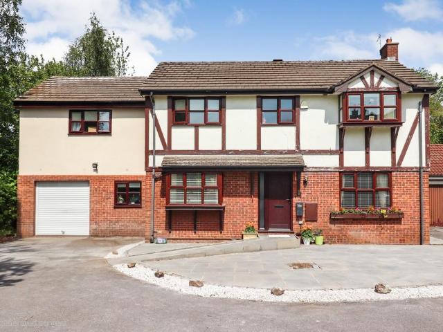 House for sale in Lingley Green