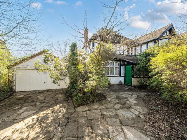 House for sale in London Borough of Croydon, Purley