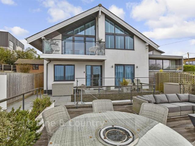 House for sale in Gurnard, Isle Of Wight