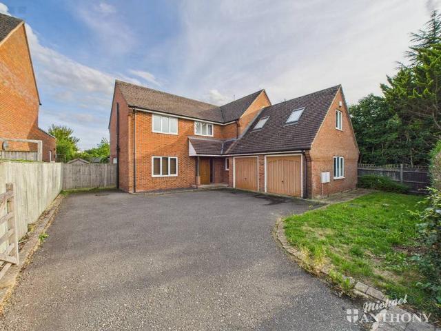 House for sale in Victoria Park, Aylesbury