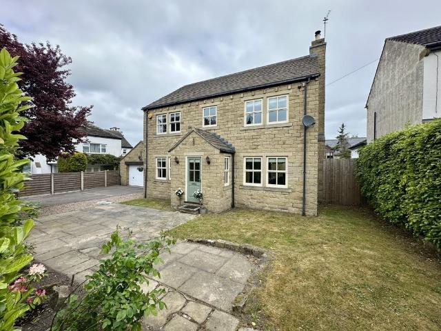 House for sale in Yeadon, West Yorkshire