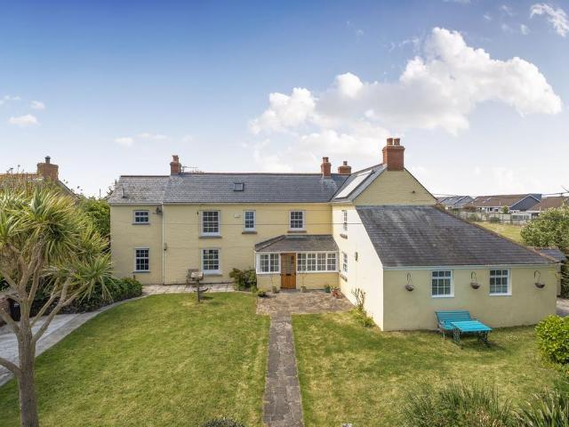 House for sale in Landewednack, Lizard