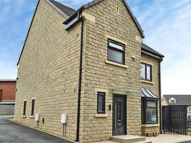 House for sale in Overthorpe, West Yorkshire