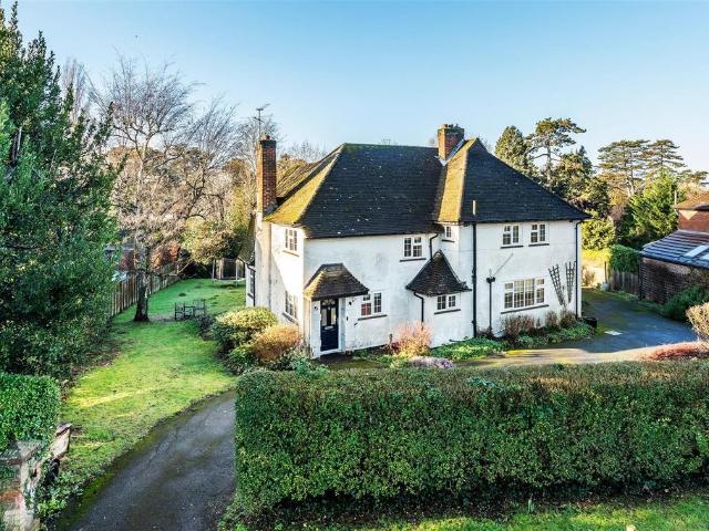 House for sale in Pachesham Park, Surrey