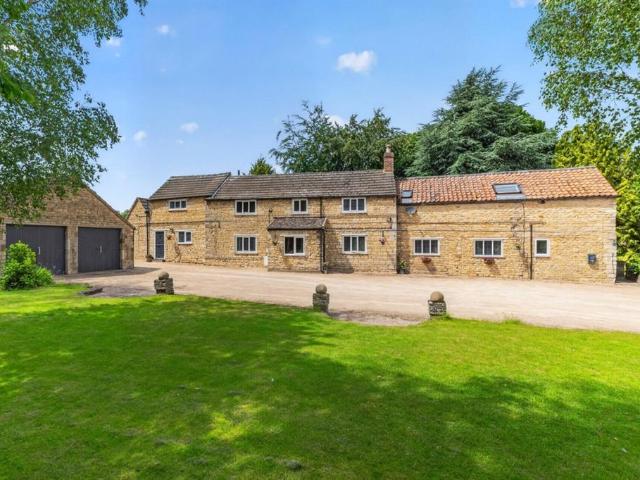 House for sale in Priors Hall Park, Weldon