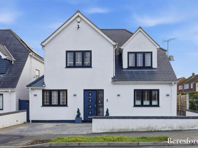 House for sale in Hutton, Navestock Side