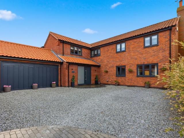 House for sale in Barton In Fabis, East Midlands