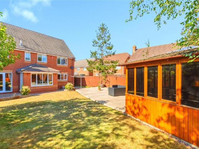 House for sale in Warwick Gates, Green Close