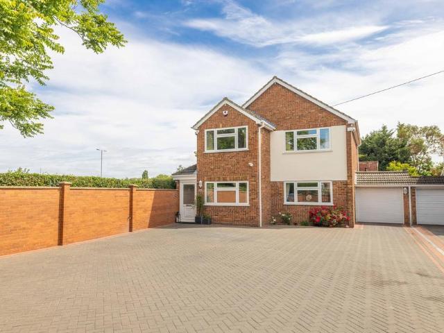 House for sale in Datchet