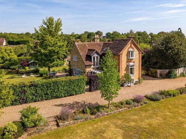 House for sale in Kings Hill, Colliers End