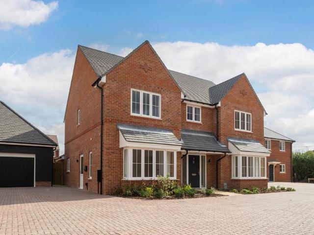 House for sale in Little Kimble, Buckinghamshire