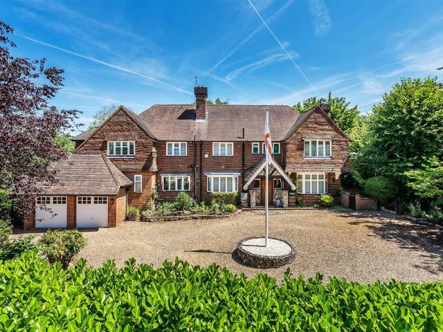 House for sale in Pachesham Park, Surrey