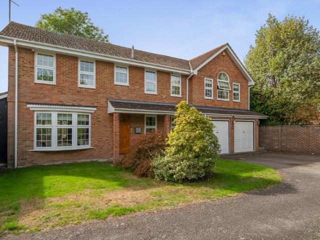 House for sale in Moulsham Green, Hart