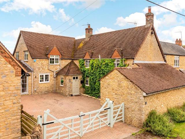 House for sale in Lavendon