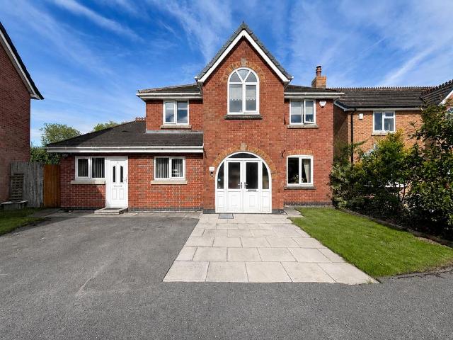 House for sale in Roby Mill, Lancashire