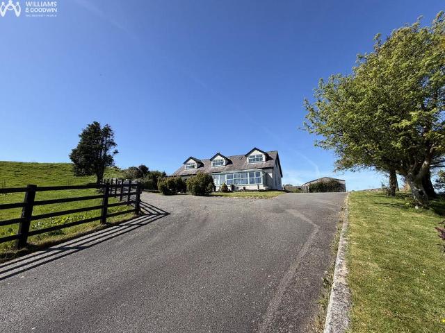 House for sale in Llaniestyn, Wales