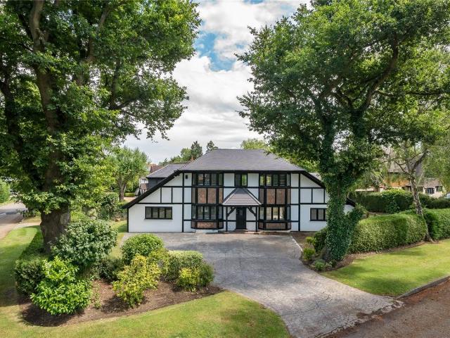 House for sale in Farnborough Park, Greater London