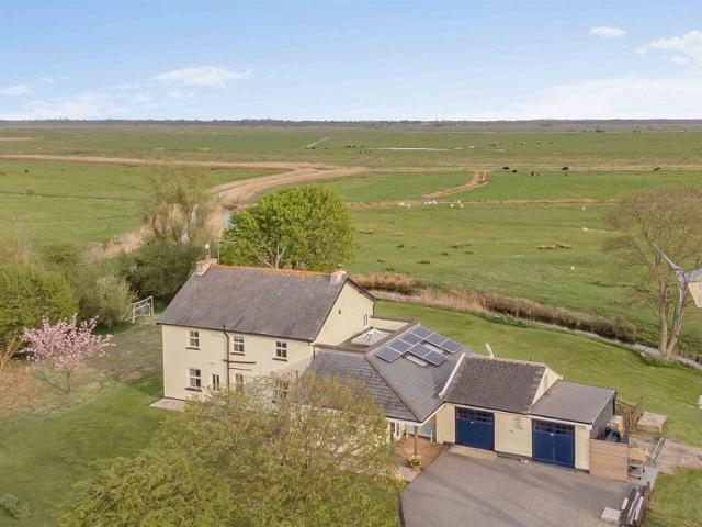 House for sale in Halvergate, Crostwick
