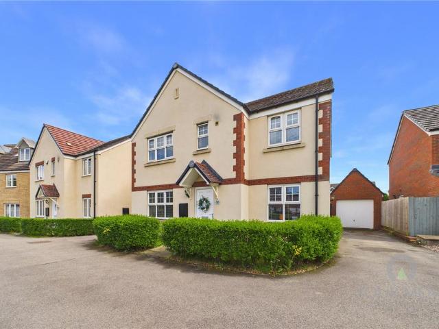 House for sale in Harlestone Manor, Northamptonshire