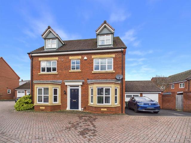 House for sale in Gloucester, Gloucestershire
