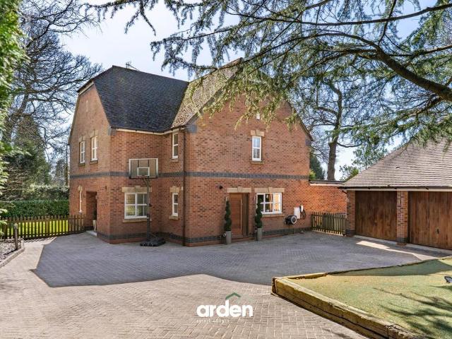 House for sale in Bromsgrove, Worcestershire