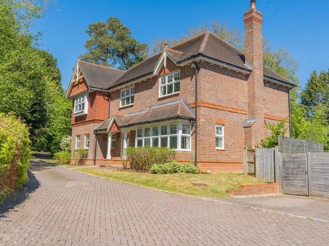 House for sale in Perryfields, West Sussex