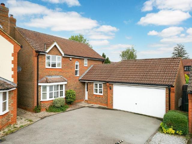 House for sale in Weston Turville, Stoke Mandeville