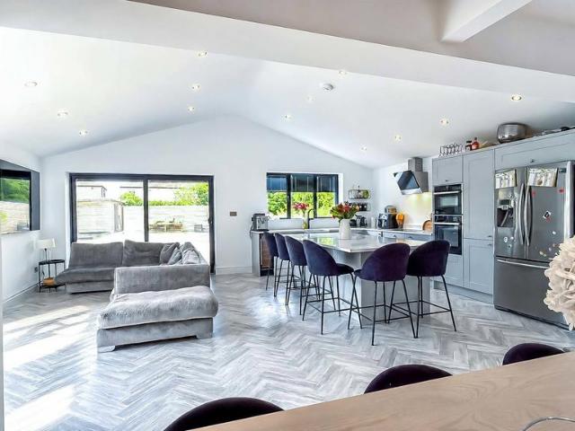 House for sale in Marshside, Southport