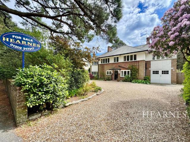 House for sale in Talbot Village, Bournemouth