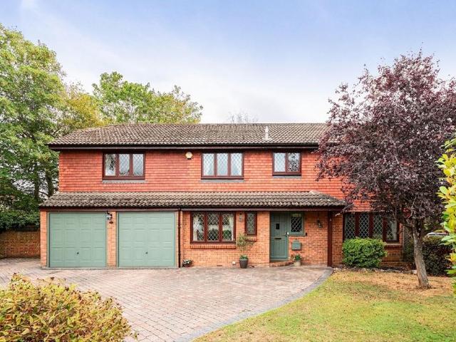 House for sale in Pachesham Park, Surrey