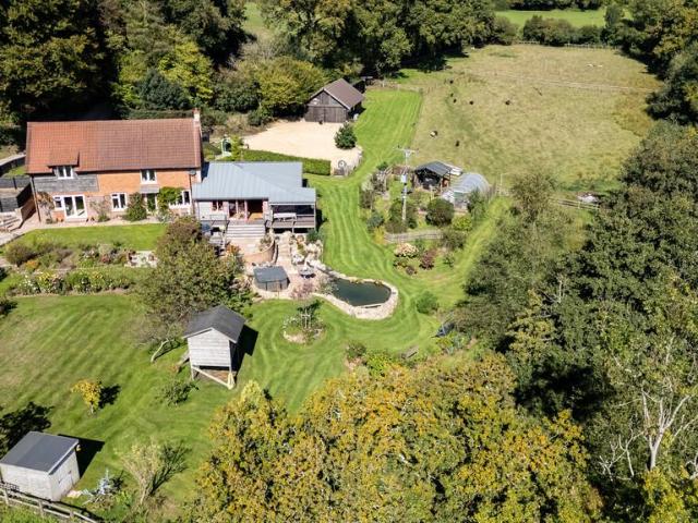 House for sale in West Hill, Budlake