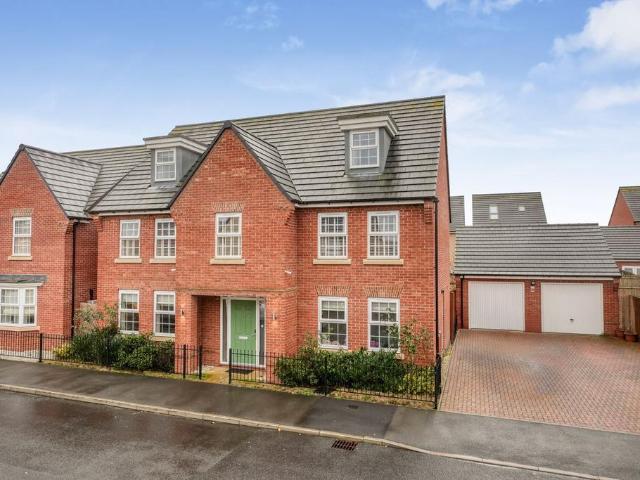 House for sale in Brooklands, Milton Keynes