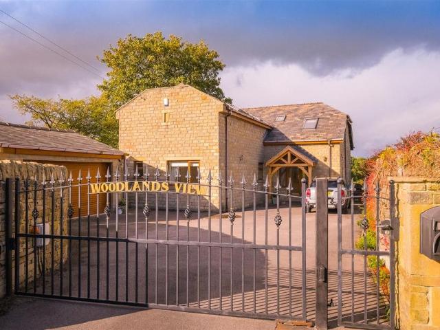 House for sale in Hipperholme, Calderdale