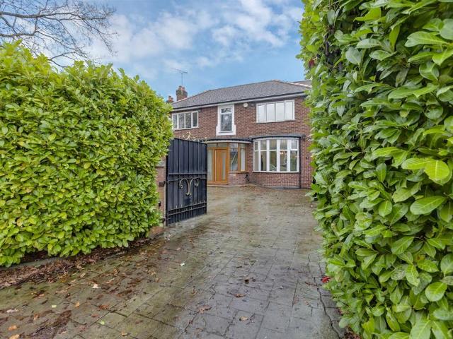 House for sale in Sandbach Heath, Sandbach