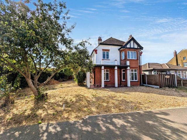 House for sale in Dale Hill, Essex