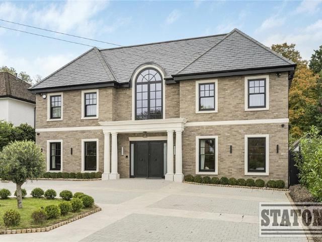 House for sale in Elstree and Borehamwood, Borehamwood
