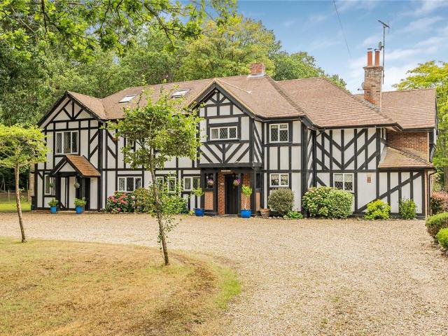 House for sale in Fole, Surrey