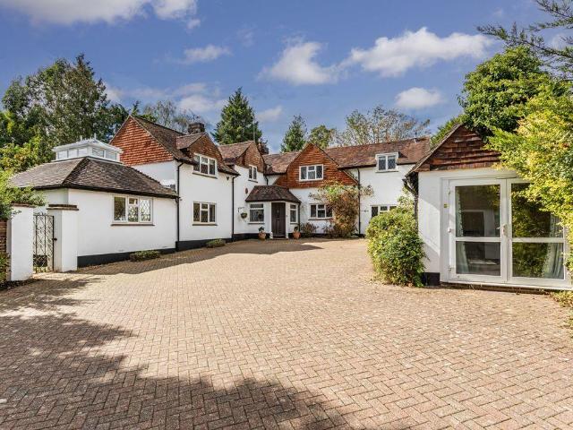 House for sale in Perryfields, West Sussex