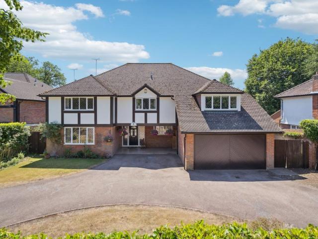 House for sale in Batchworth, Hertfordshire