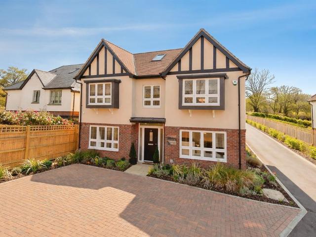 House for sale in Perryfields, West Sussex