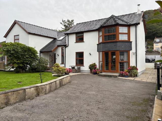 House for sale in Penydre, Clydach
