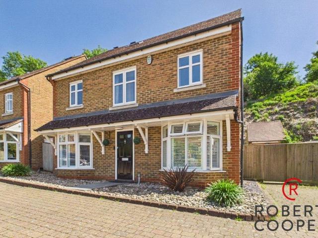 House for sale in Greater London