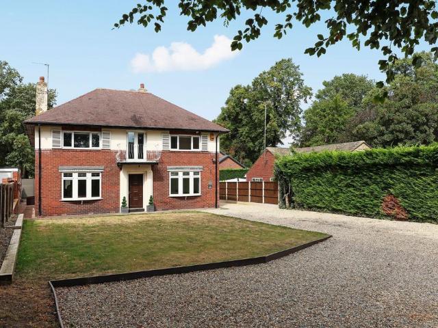 House for sale in Normanton and Altofts, Altofts