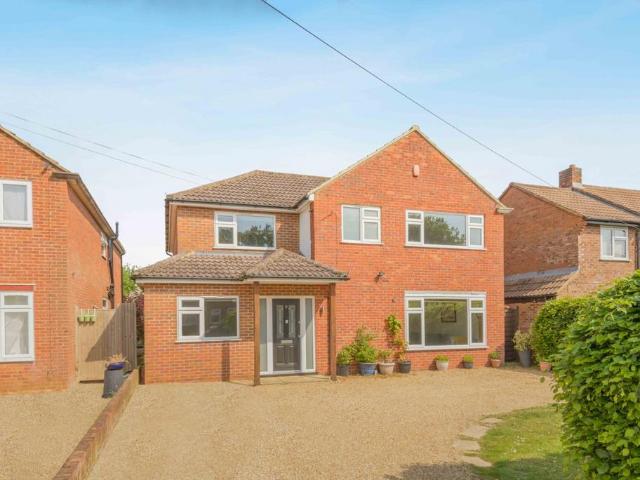House for sale in Chalfont St. Peter, Denham