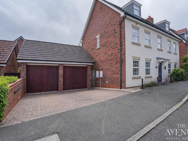 House for sale in Weston and Crewe Green