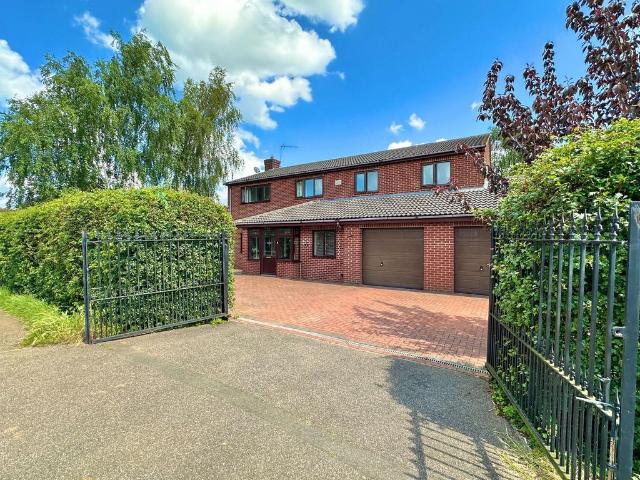House for sale in Broughton, Little Cransley