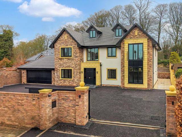 House for sale in Denton's Green, St Helens