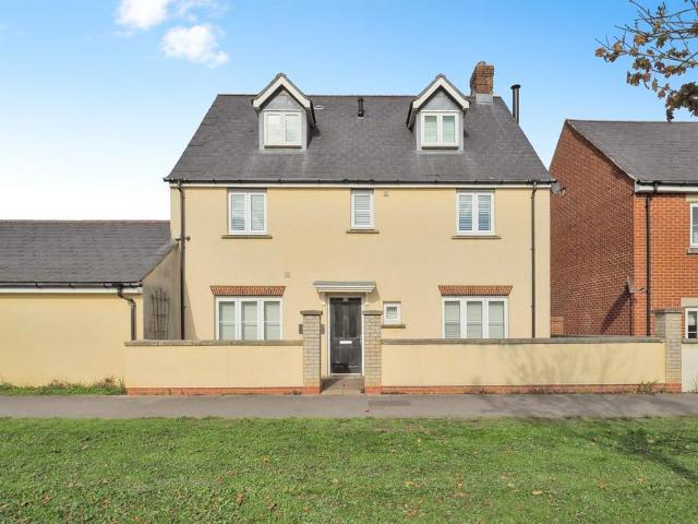 House for sale in Amesbury